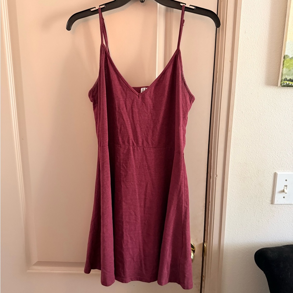 H&M Divided Burgundy Basic Top - Picture 4 of 4